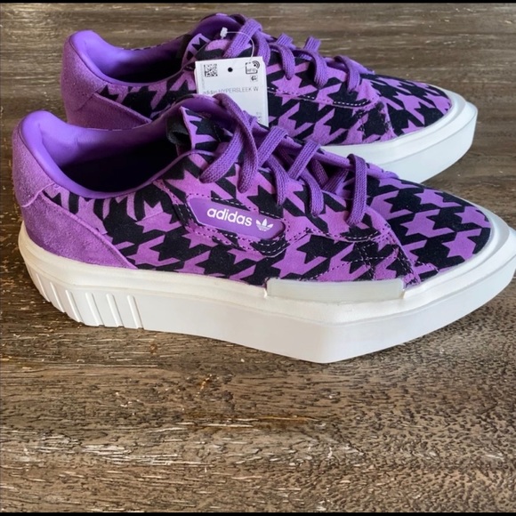 New Adidas Originals Hypersleek Sneakers - Picture 2 of 5